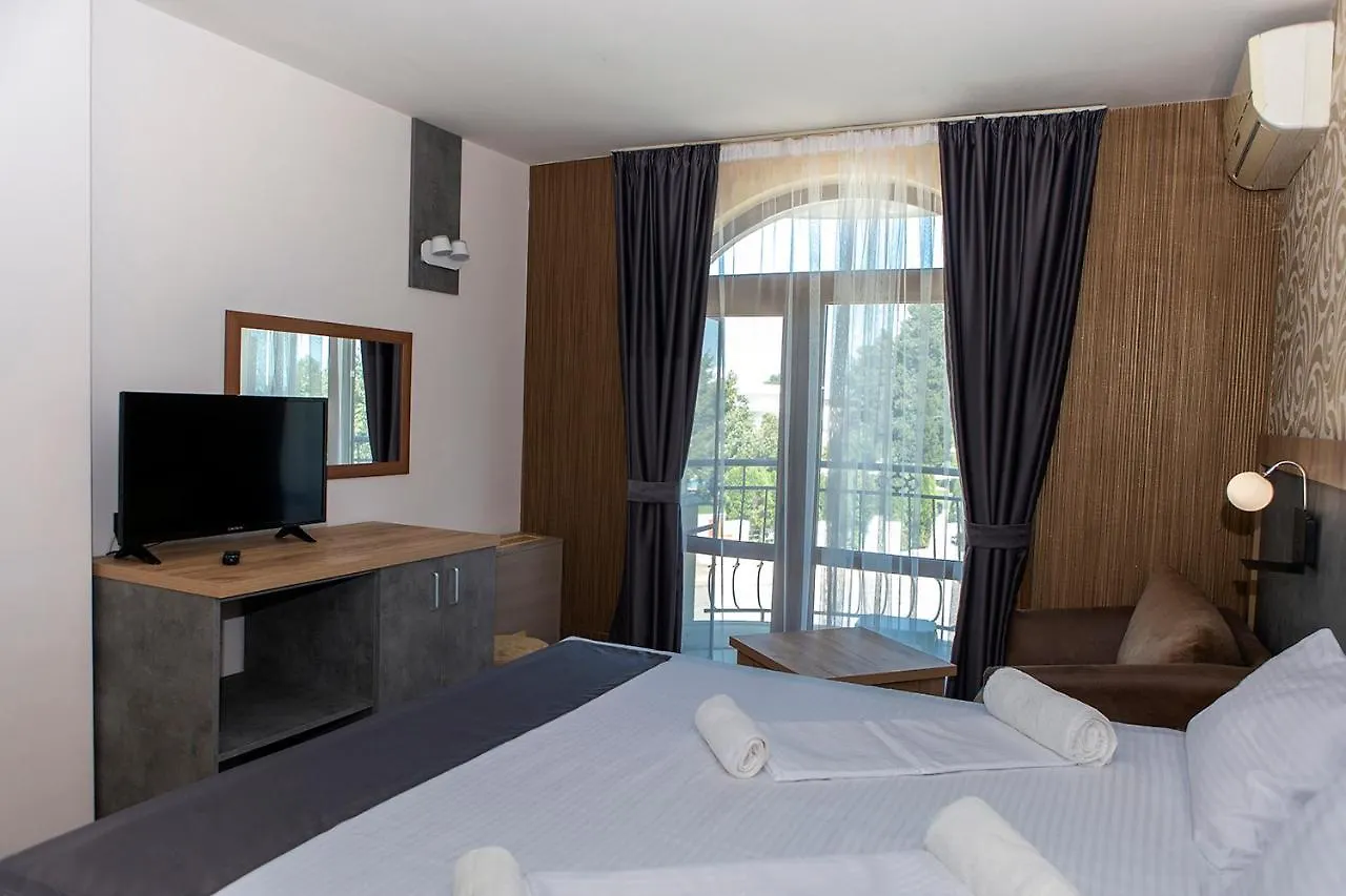 Hotel Toro Negro Золотые Пески 3*,