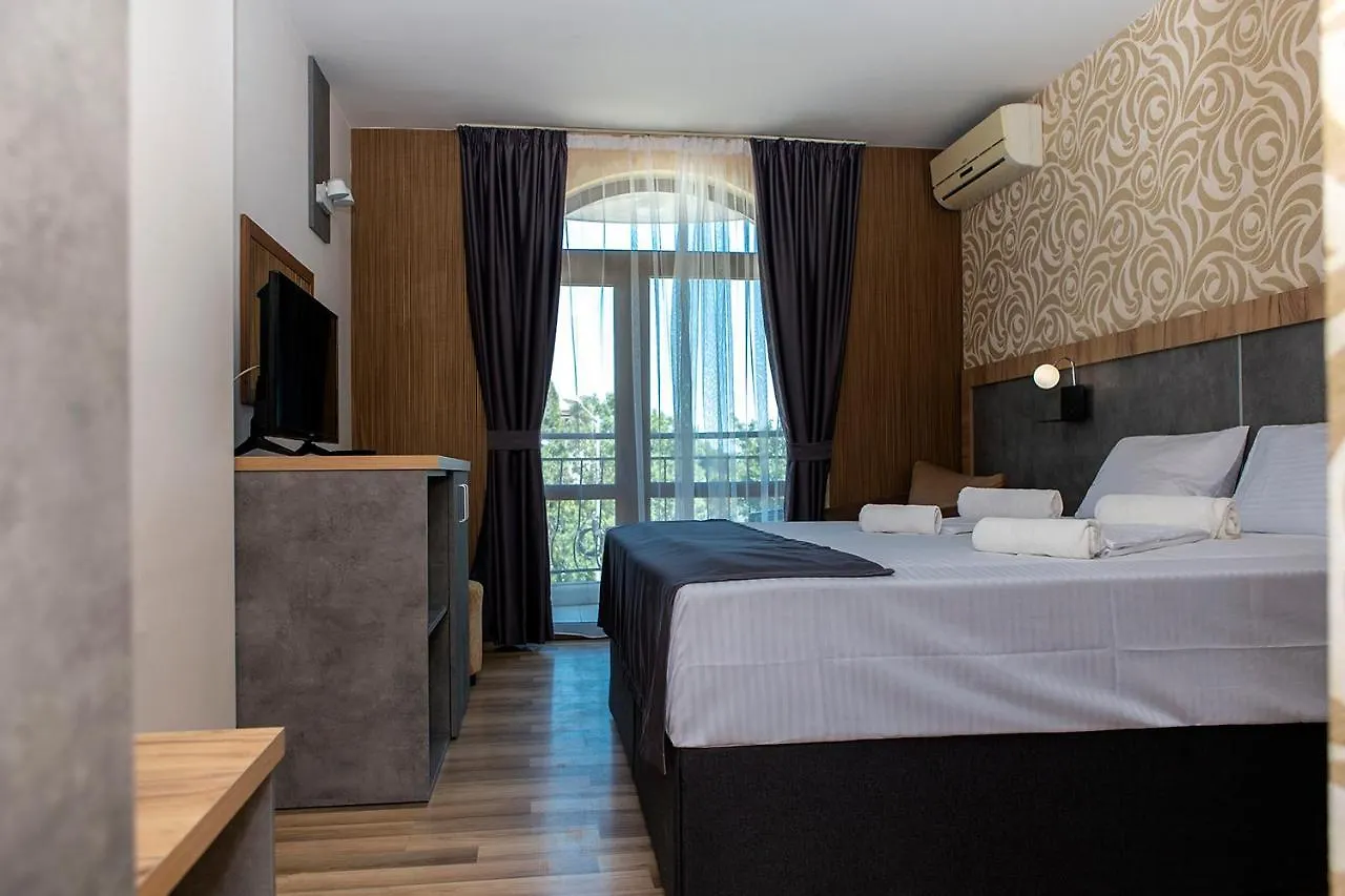 Hotel Toro Negro Золотые Пески
