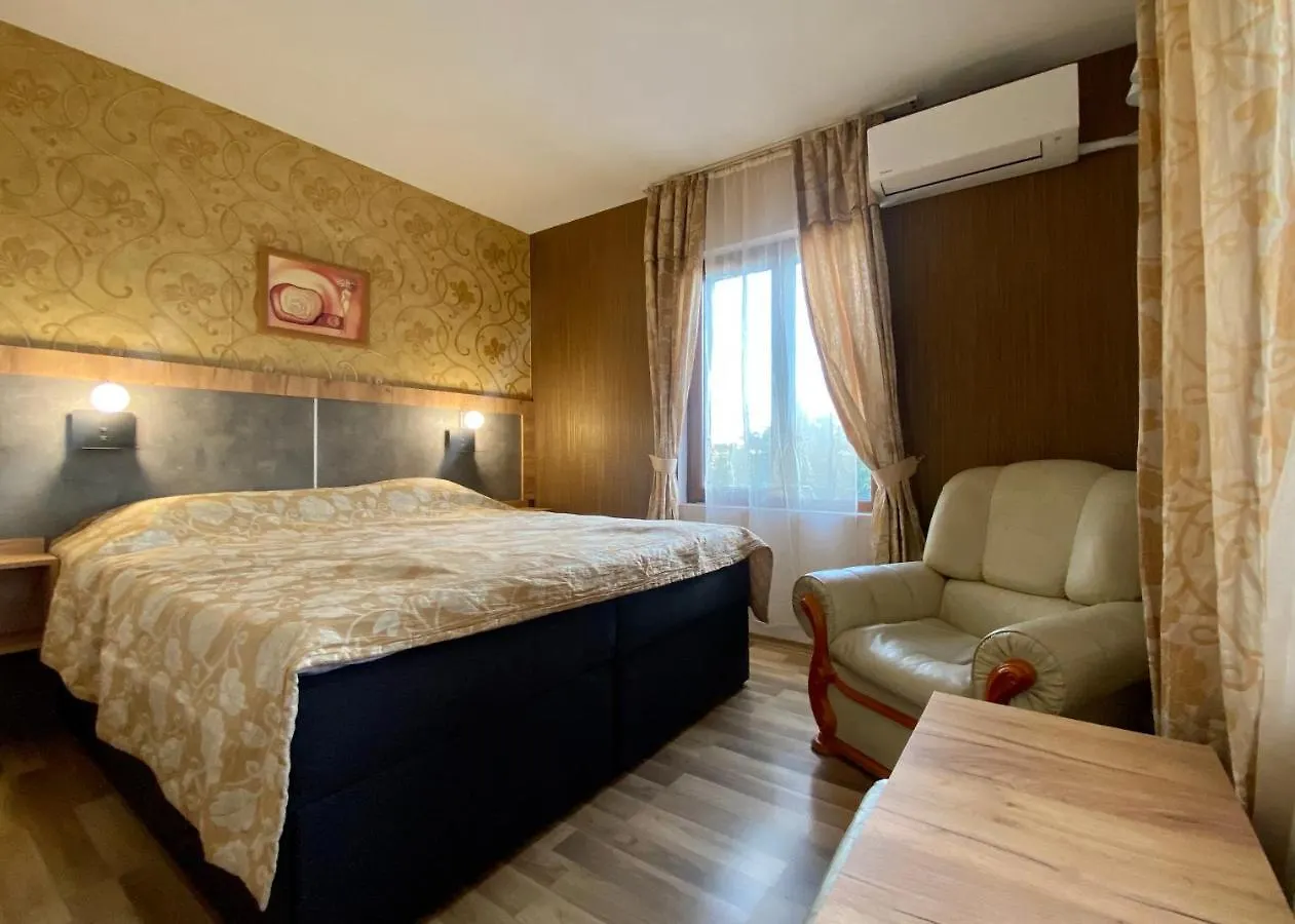 Hotel Toro Negro Золотые Пески